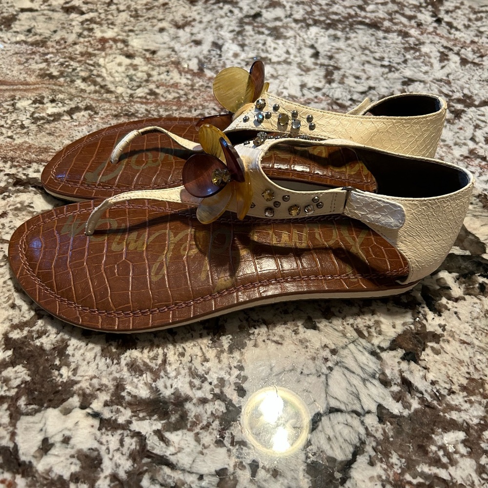 Sam Edelman Adele Sandal in Cream
